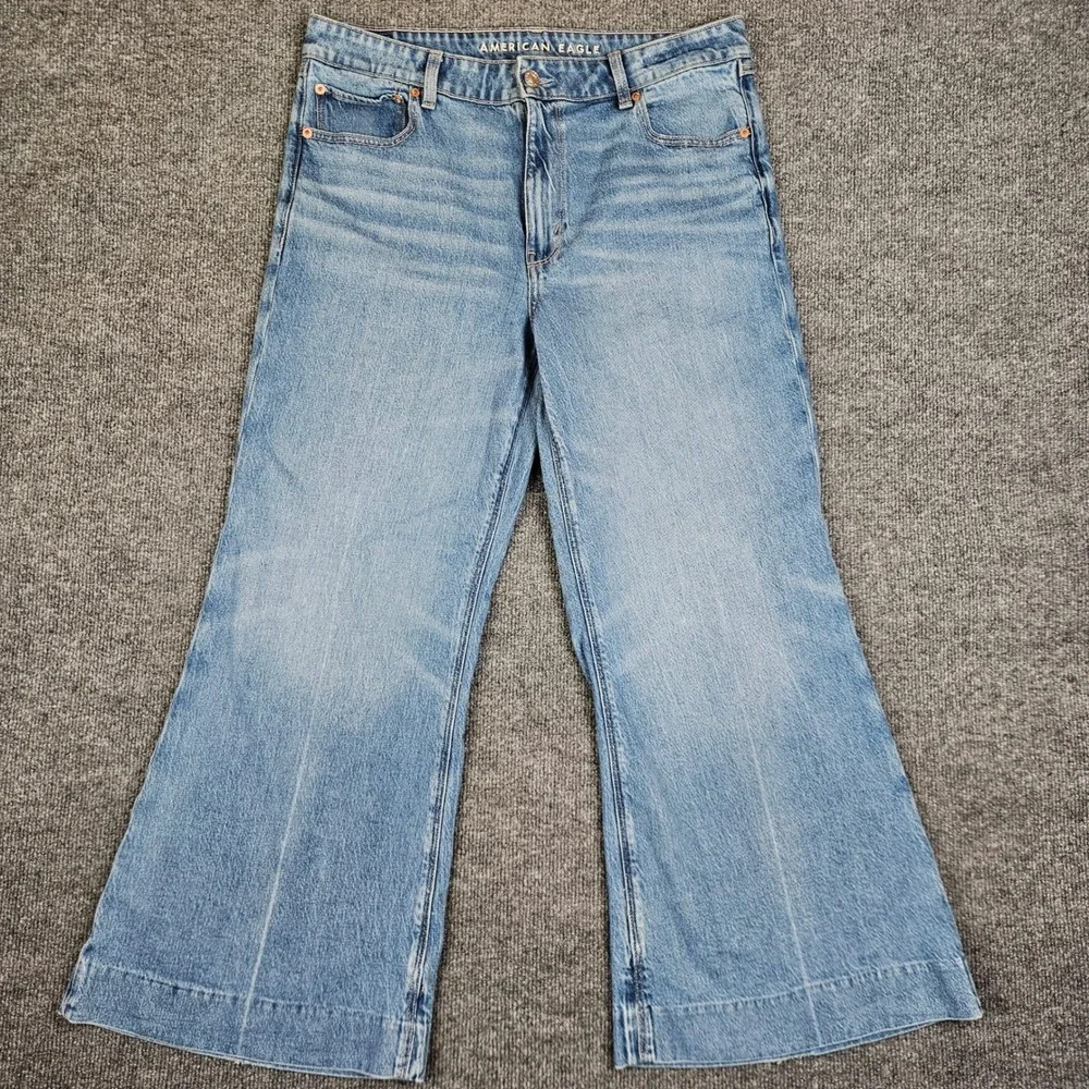 American Eagle High Rise Flare Jeans Women's 12 SHORT Med Wash Stretch Denim - Picture 1 of 11